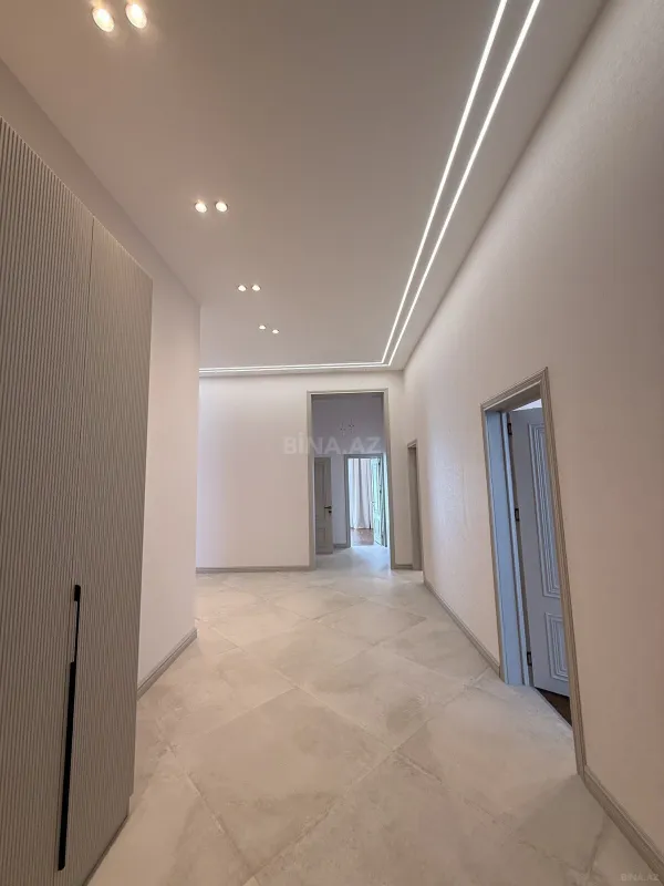 Satılır 5 otaqlı həyət evi 250 m²