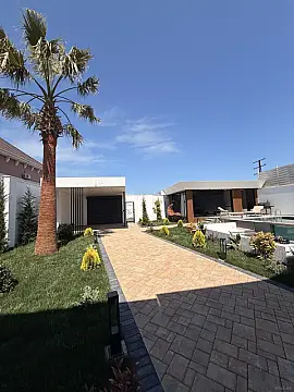 Satılır 5 otaqlı həyət evi 250 m²