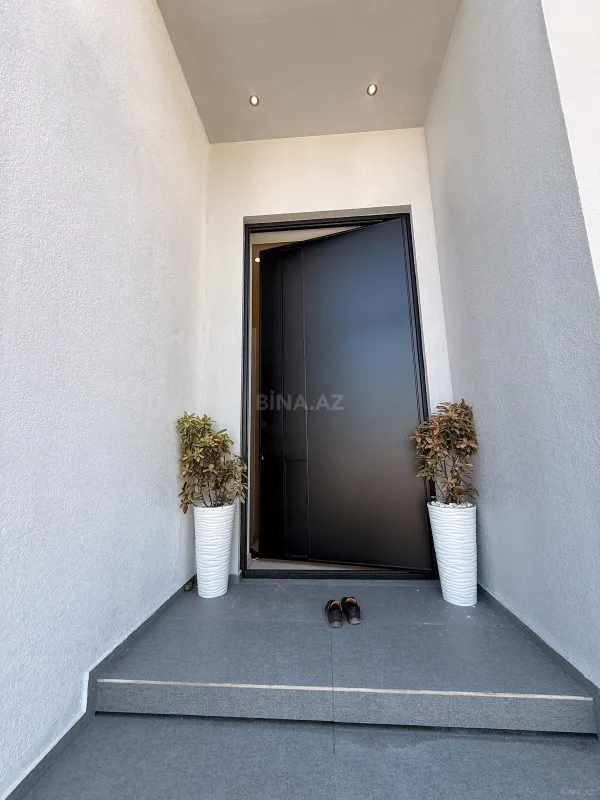 Satılır 5 otaqlı həyət evi 250 m²