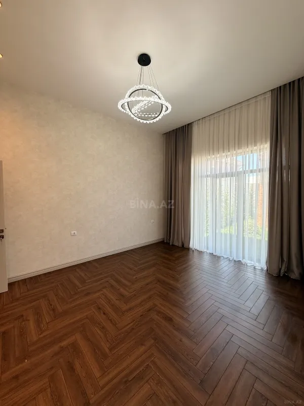 Satılır 5 otaqlı həyət evi 250 m²