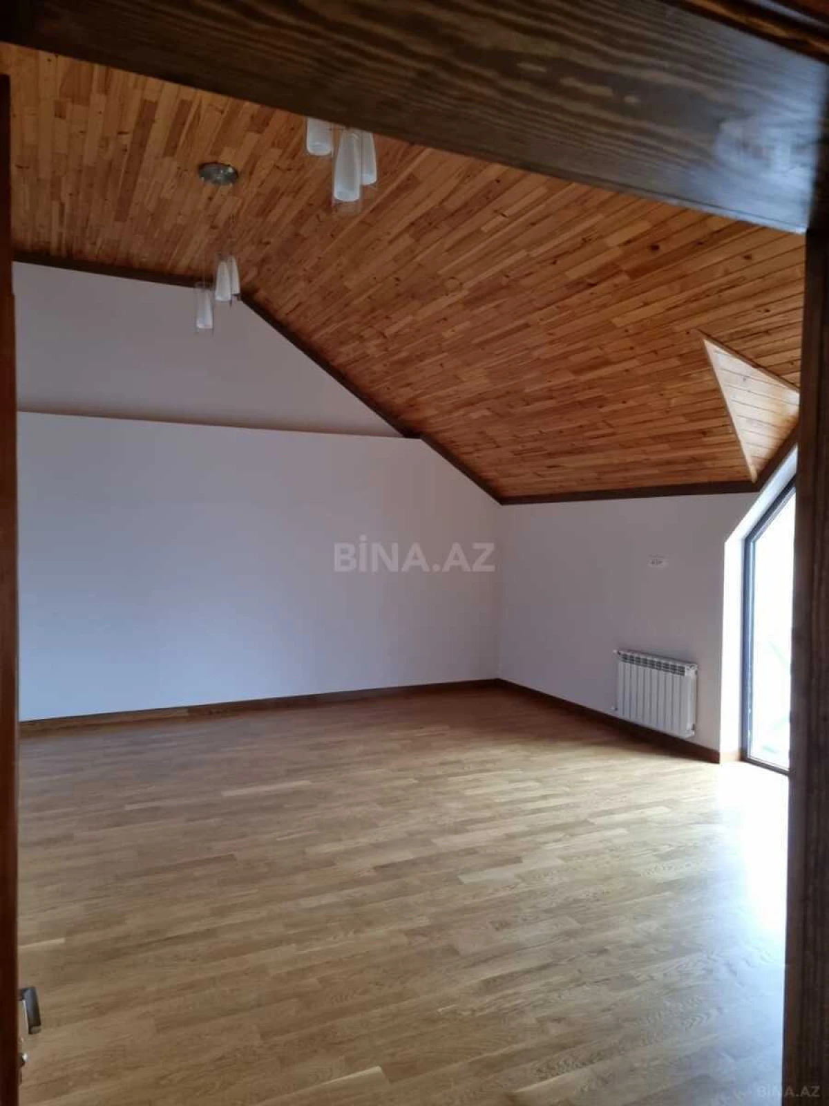 Satılır 6 otaqlı həyət evi 350 m²