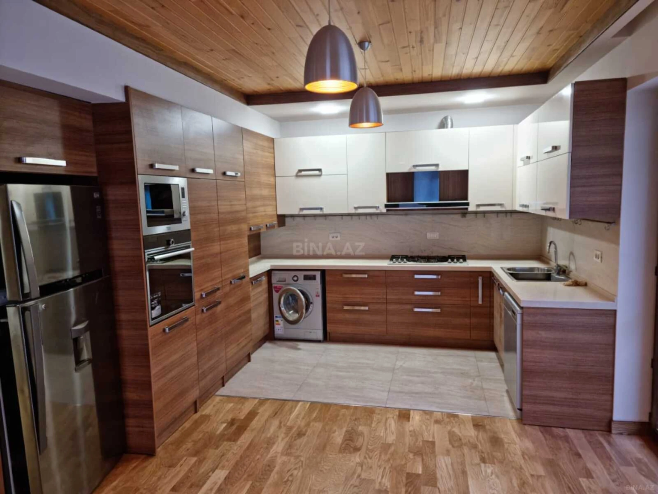 Satılır 6 otaqlı həyət evi 350 m²