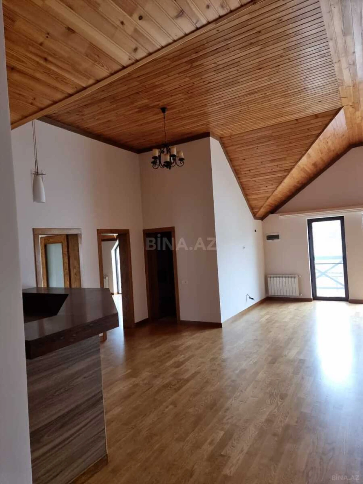 Satılır 6 otaqlı həyət evi 350 m²