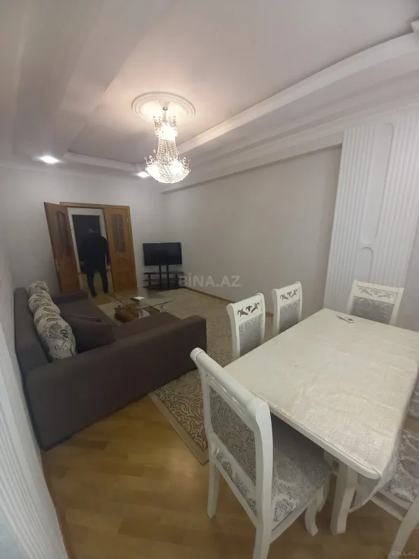 Kirayə verilir 2 otaqlı mənzil 95 m²