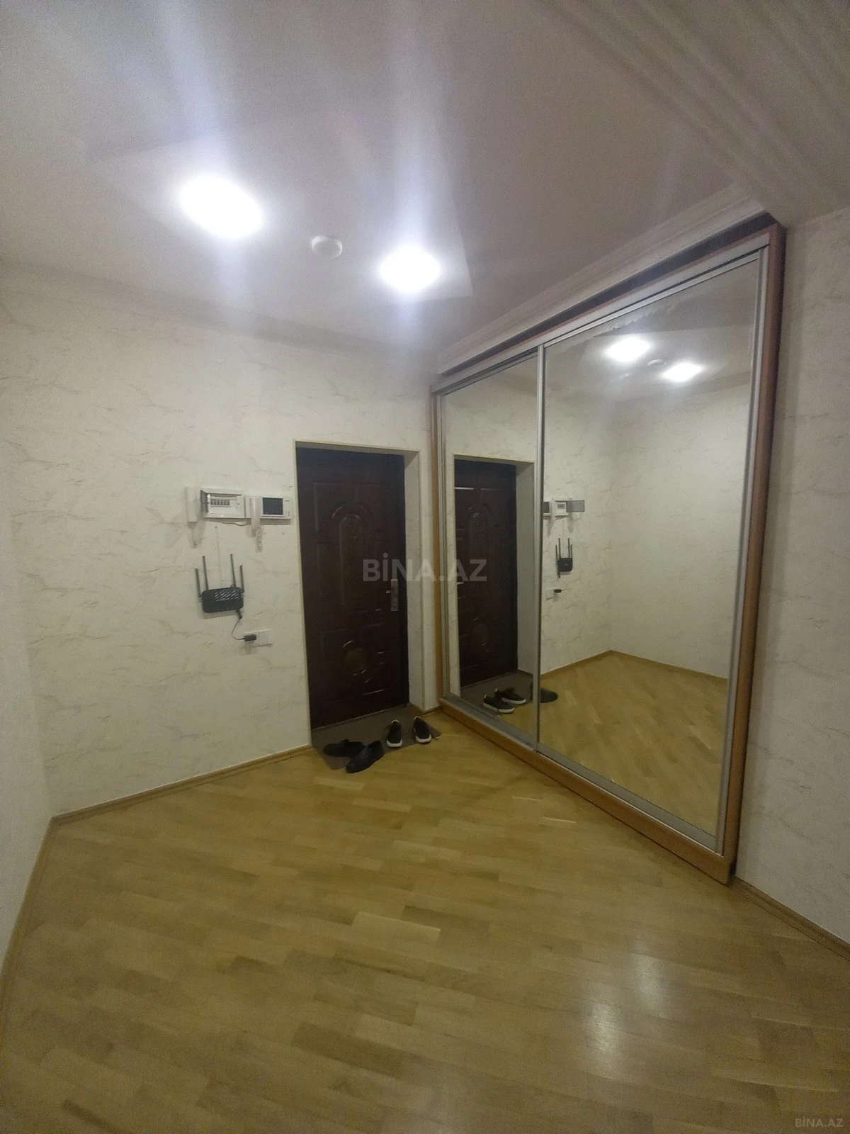 Kirayə verilir 2 otaqlı mənzil 95 m²