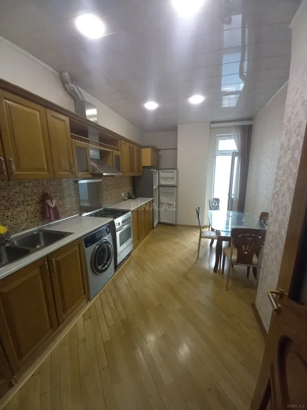 Kirayə verilir 2 otaqlı mənzil 95 m²