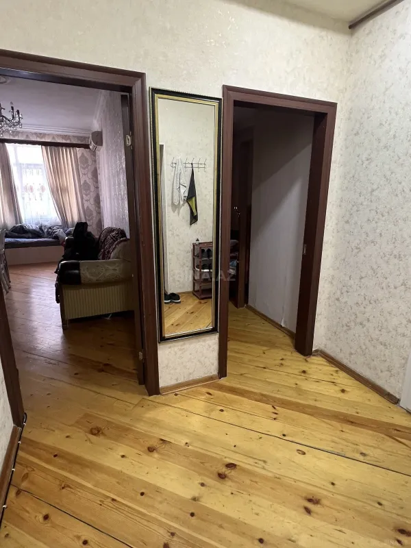 Kirayə verilir 2 otaqlı mənzil 70 m²