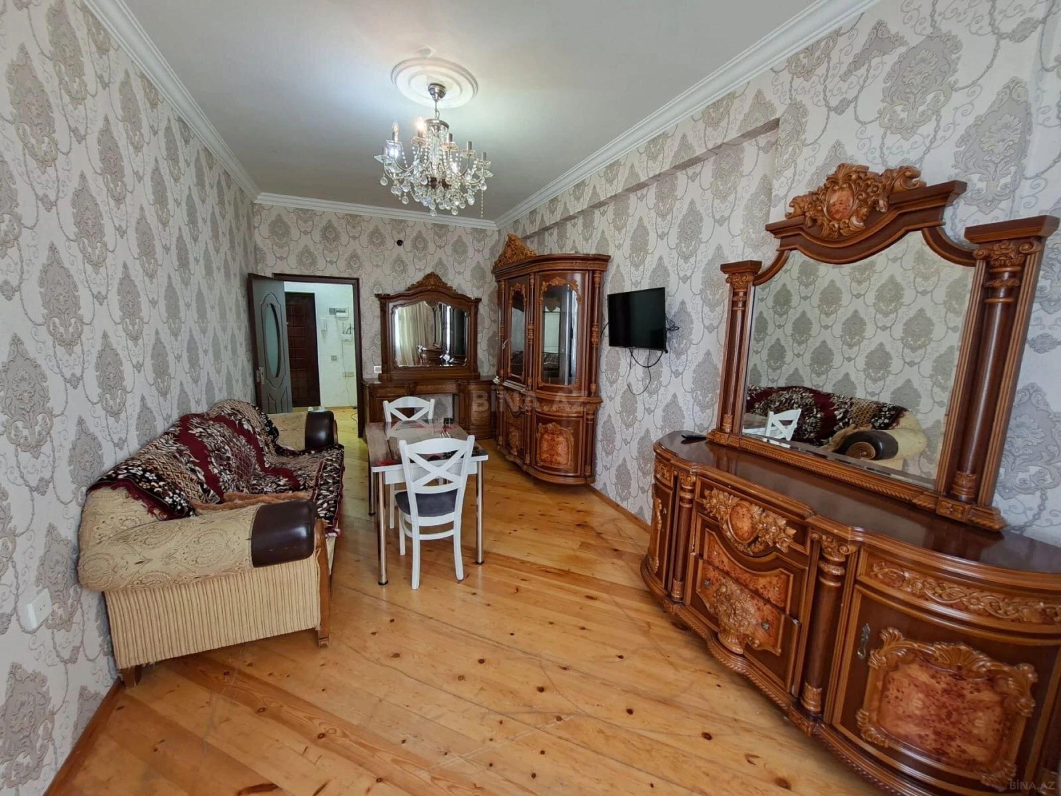 Kirayə verilir 2 otaqlı mənzil 70 m²