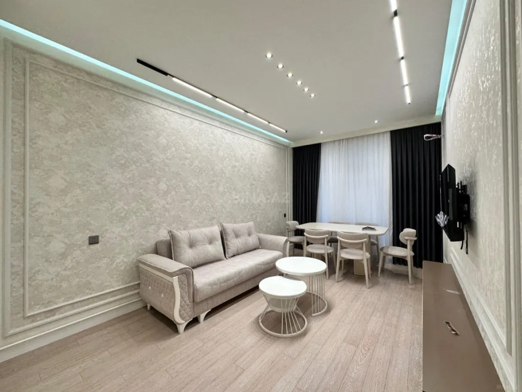 Kirayə verilir 2 otaqlı mənzil 80 m²