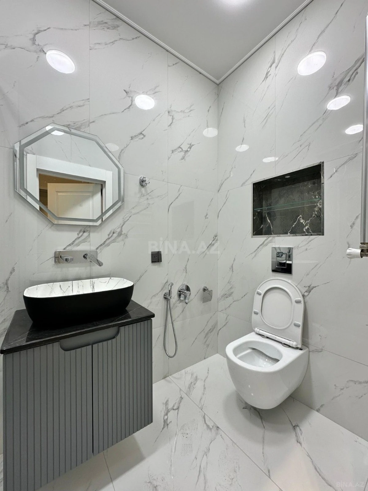 Kirayə verilir 2 otaqlı mənzil 80 m²