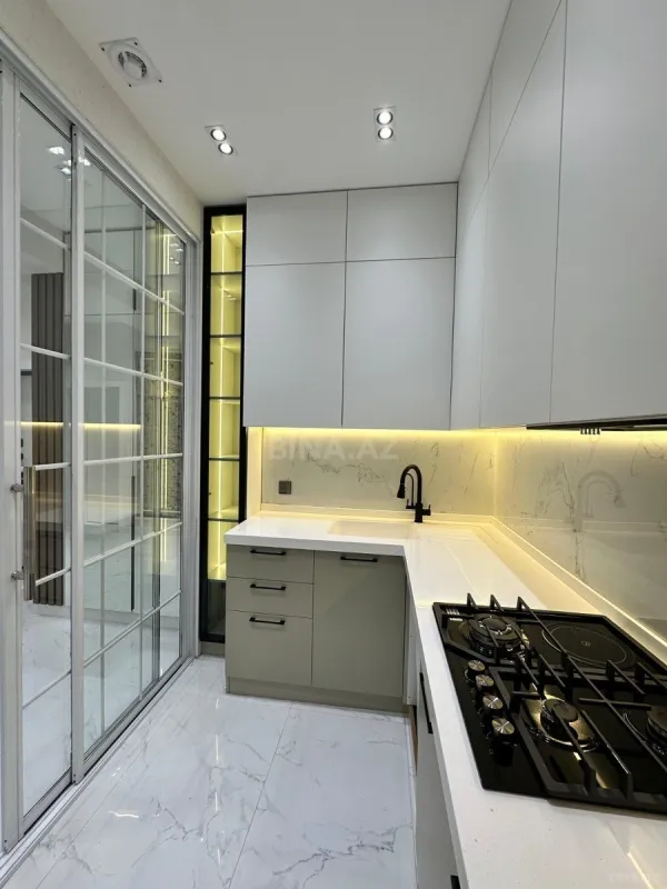 Kirayə verilir 2 otaqlı mənzil 80 m²