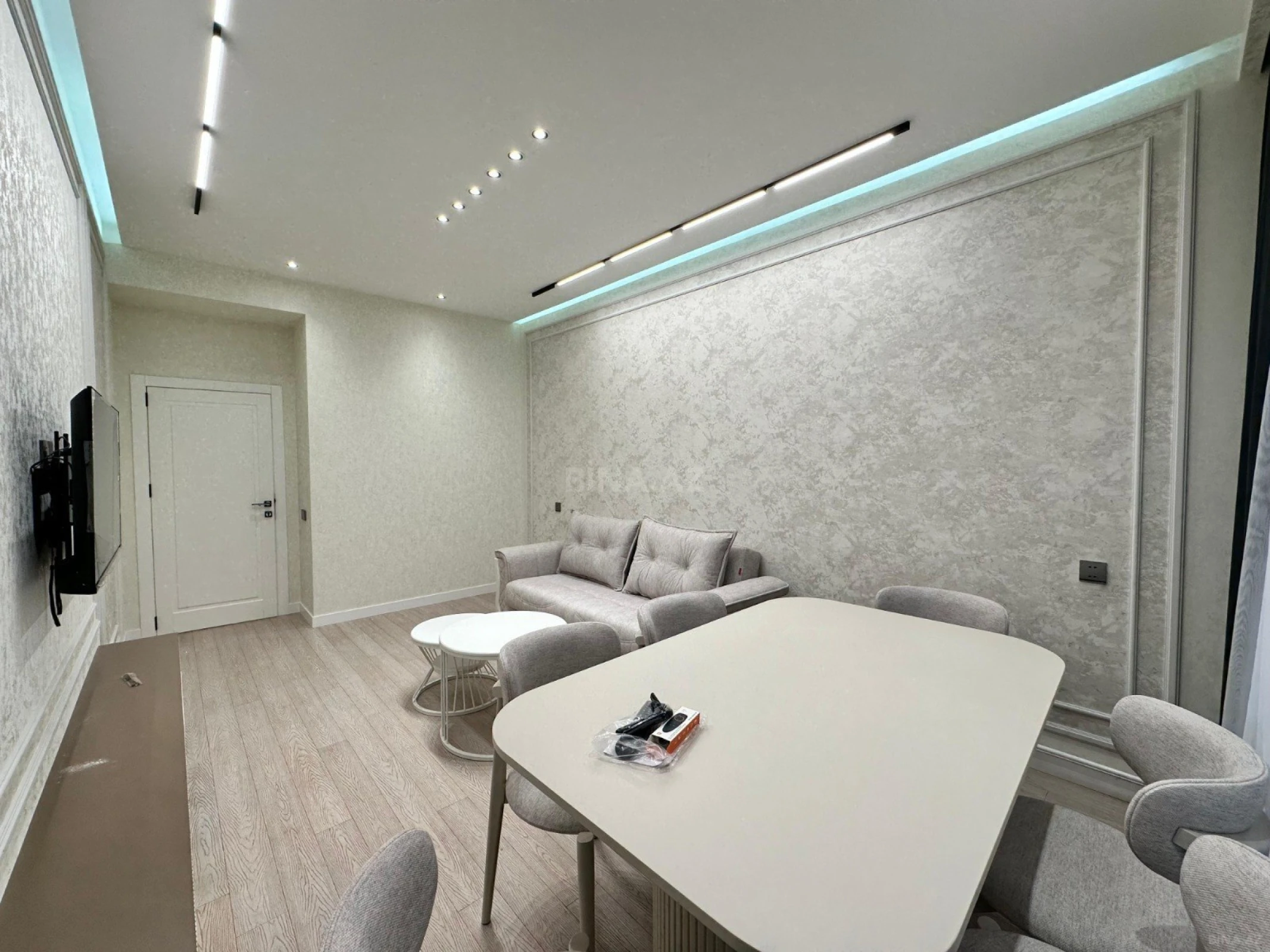 Kirayə verilir 2 otaqlı mənzil 80 m²