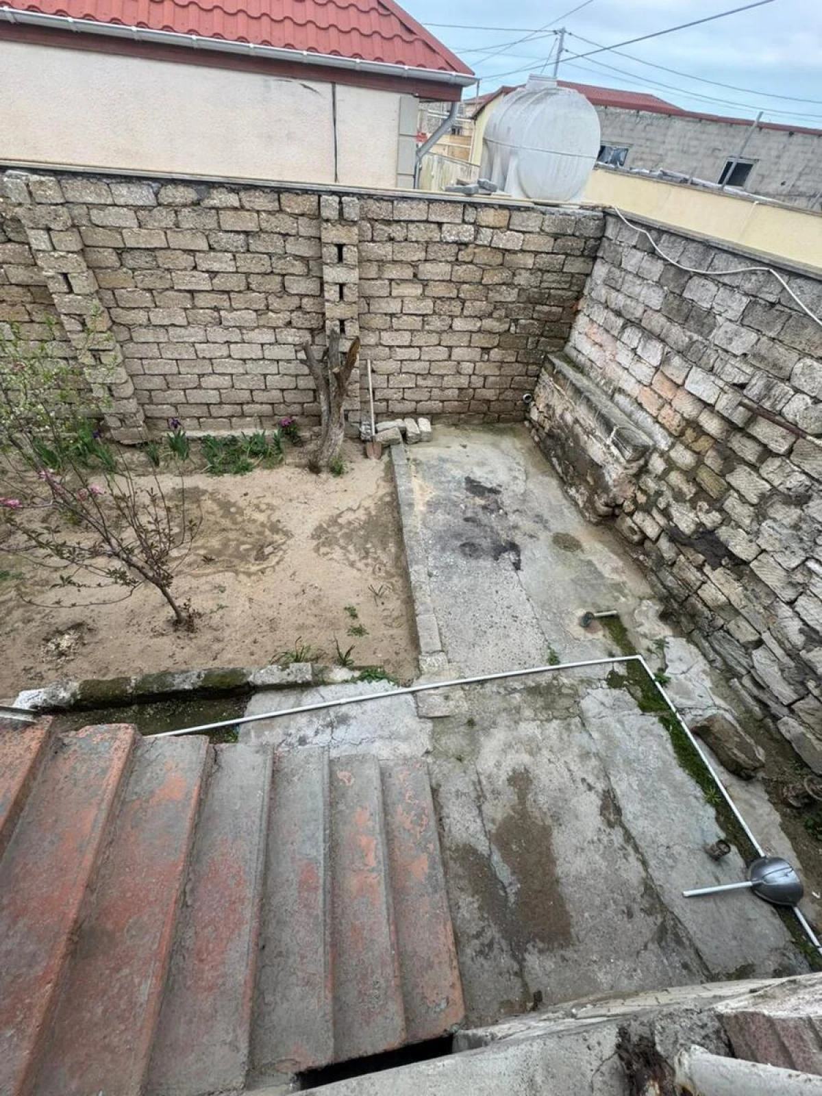 Satılır 4 otaqlı həyət evi 150 m²