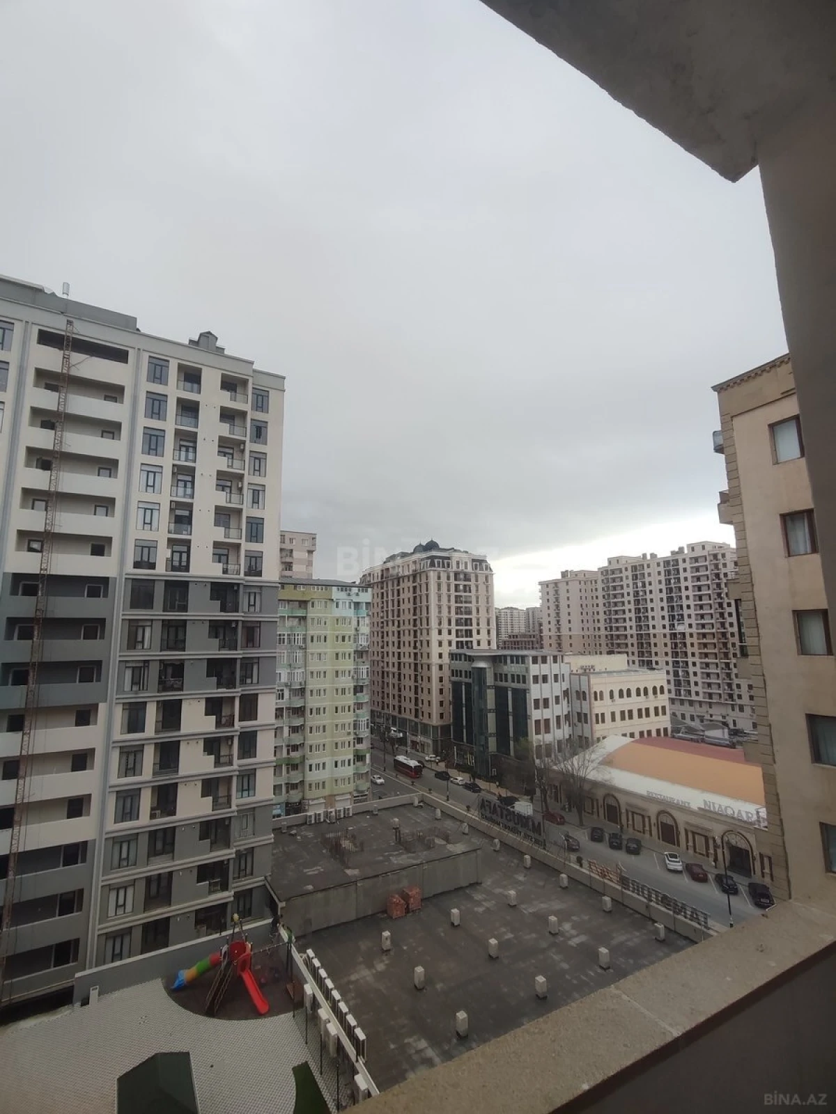 Kirayə verilir 2 otaqlı mənzil 80 m²