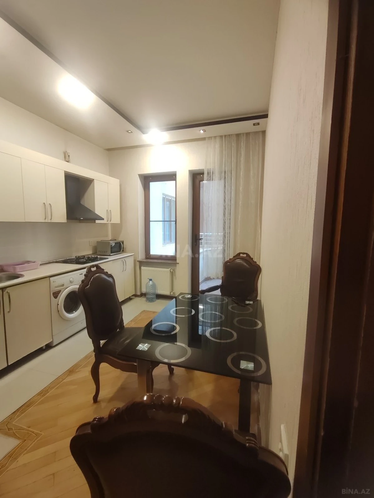 Kirayə verilir 2 otaqlı mənzil 80 m²