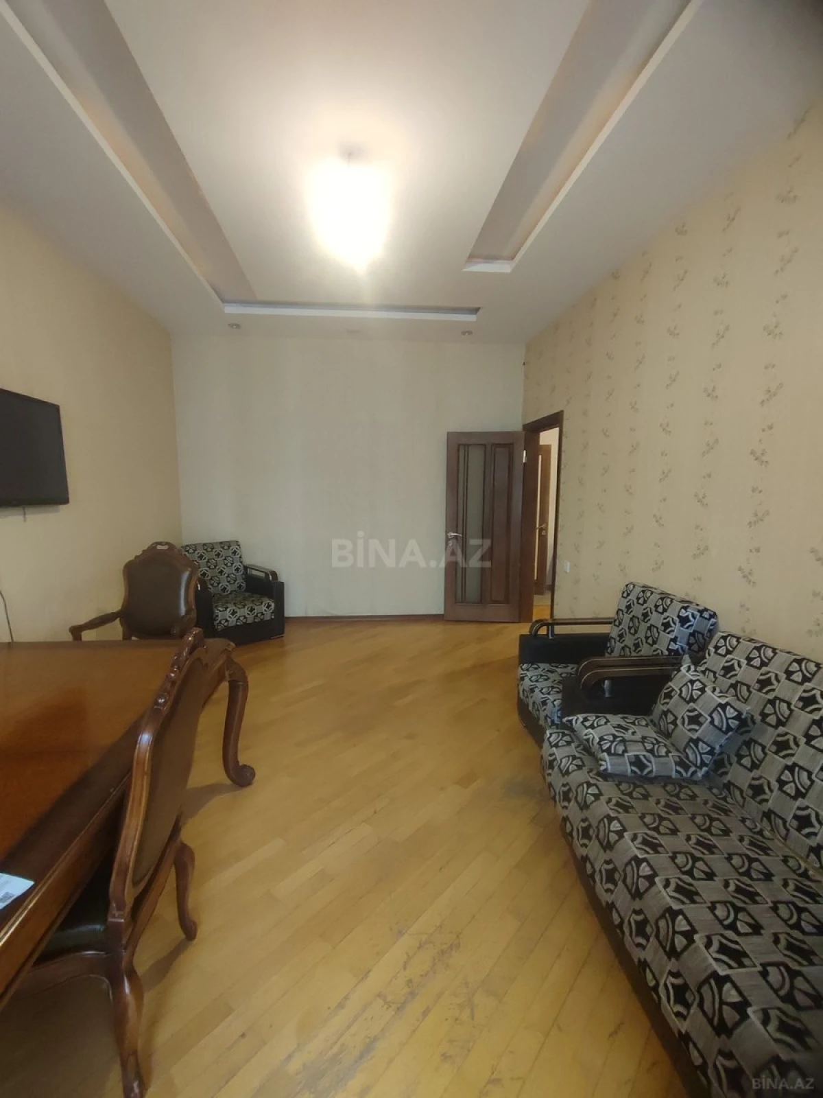 Kirayə verilir 2 otaqlı mənzil 80 m²