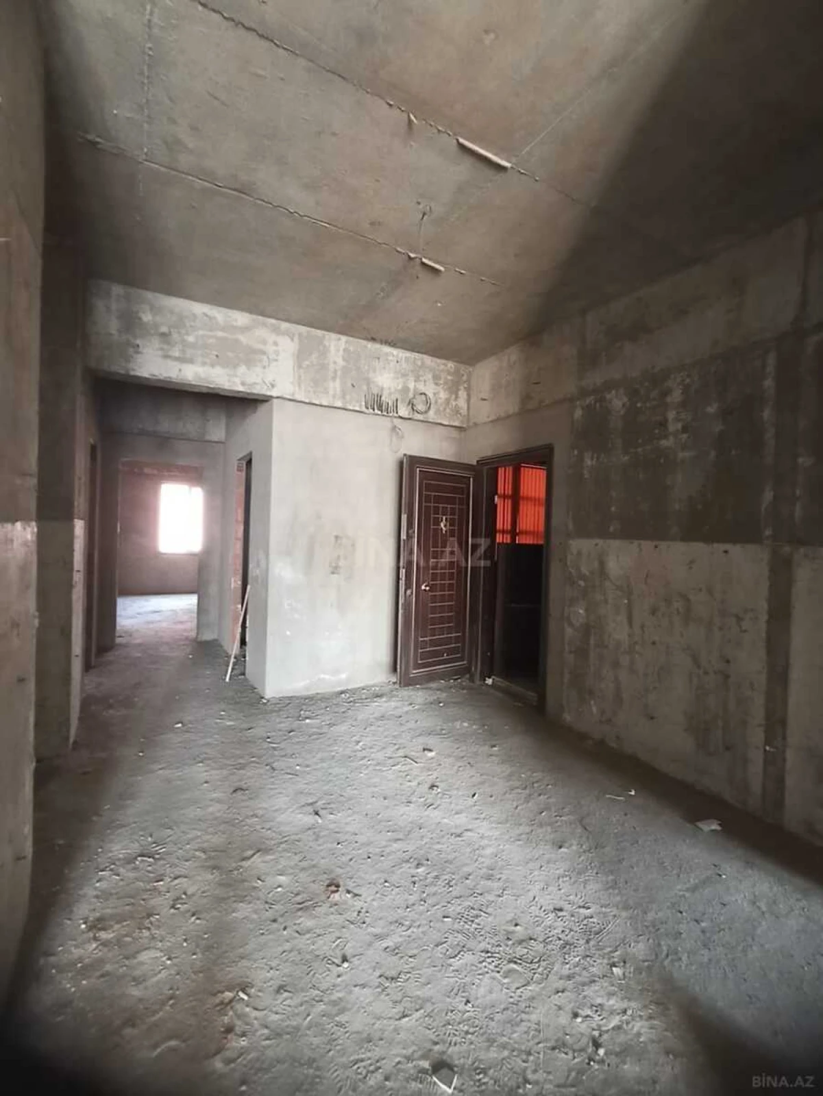 Satılır 3 otaqlı mənzil 140 m²