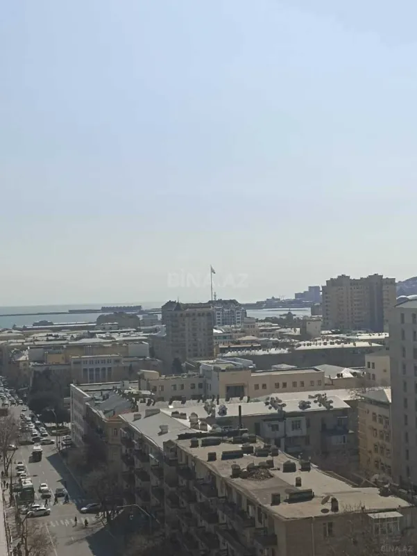 Satılır 3 otaqlı mənzil 140 m²