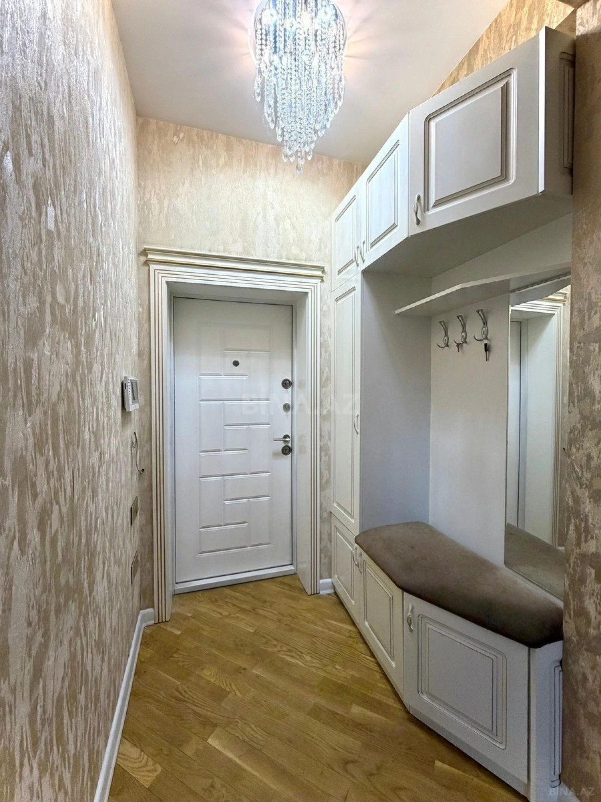 Satılır 3 otaqlı mənzil 76 m²