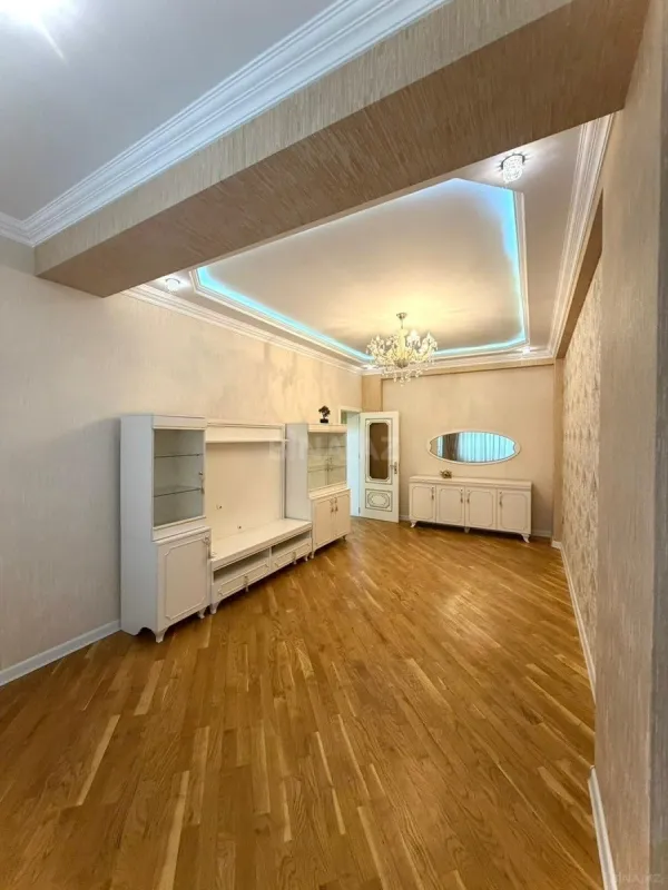 Satılır 3 otaqlı mənzil 76 m²