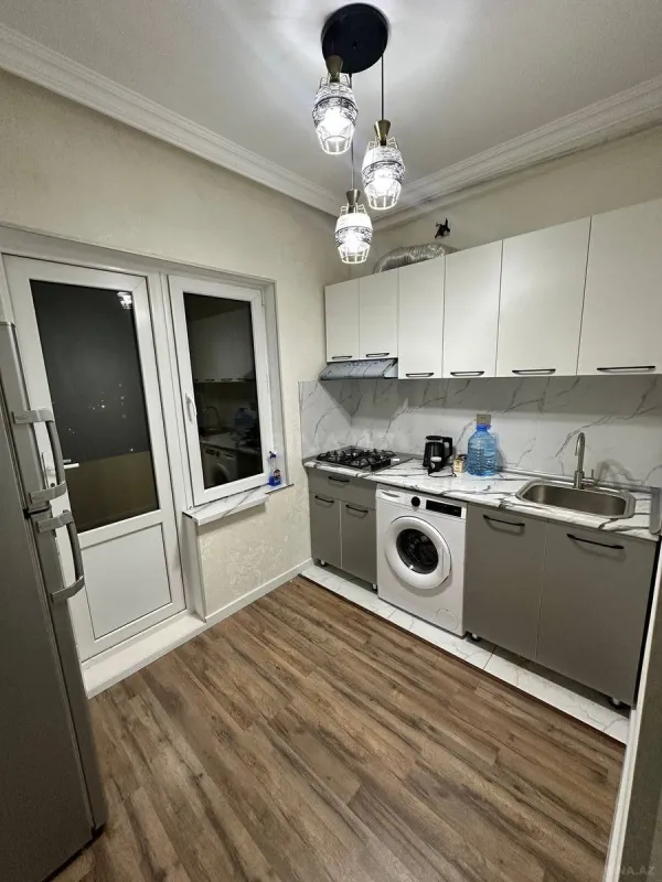 Kirayə verilir 2 otaqlı mənzil 60 m²