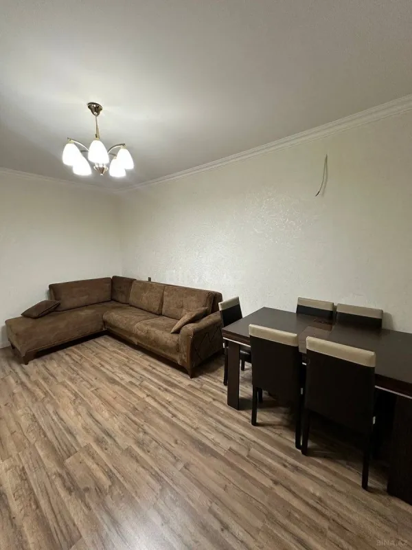 Kirayə verilir 2 otaqlı mənzil 60 m²