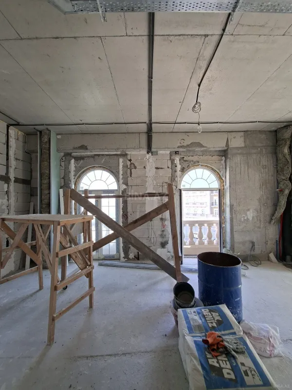 Satılır 3 otaqlı mənzil 108 m²