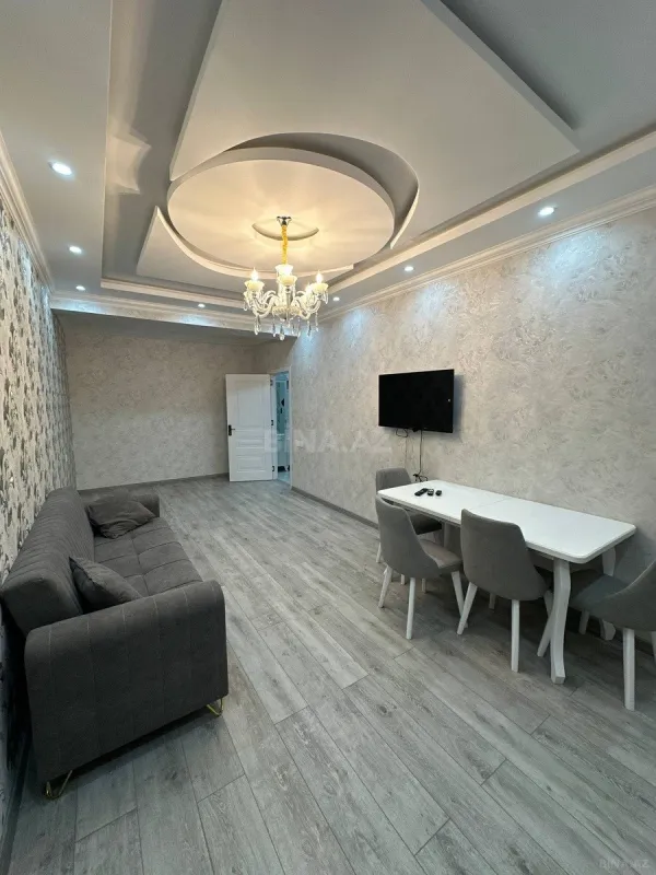 Kirayə verilir 2 otaqlı mənzil 90 m²