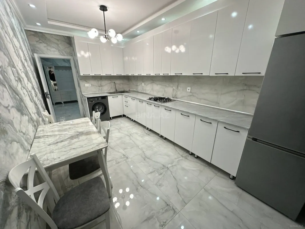 Kirayə verilir 2 otaqlı mənzil 90 m²