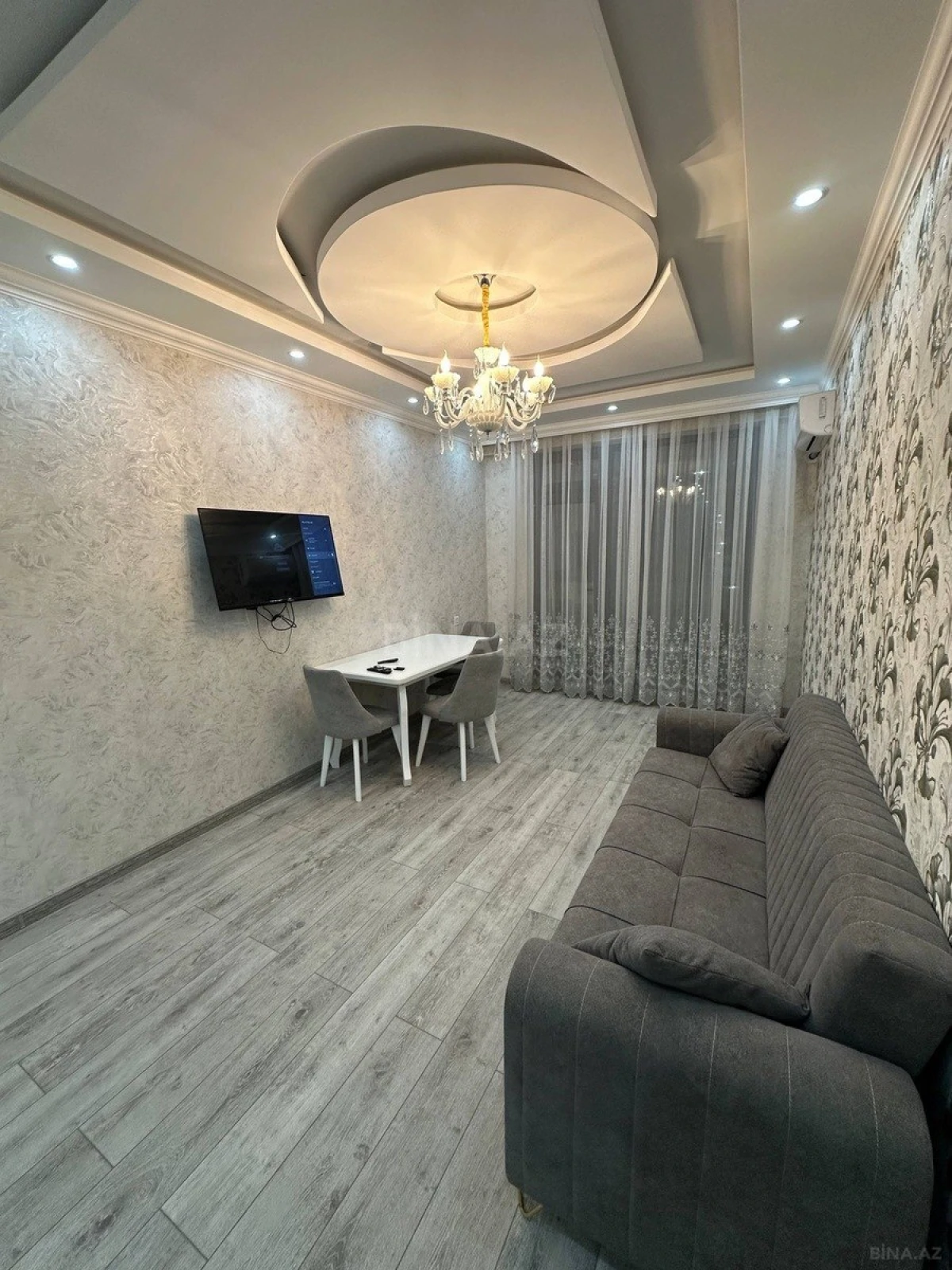 Kirayə verilir 2 otaqlı mənzil 90 m²