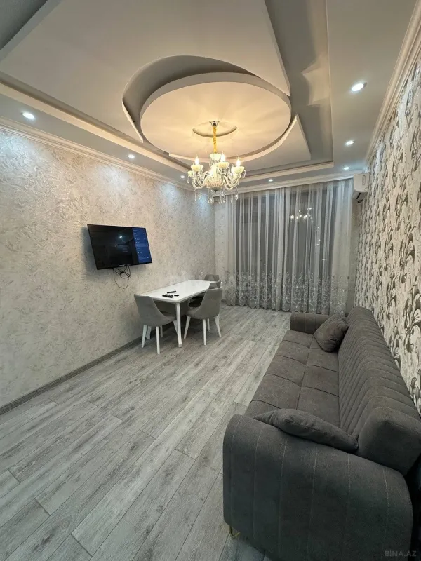 Kirayə verilir 2 otaqlı mənzil 90 m²