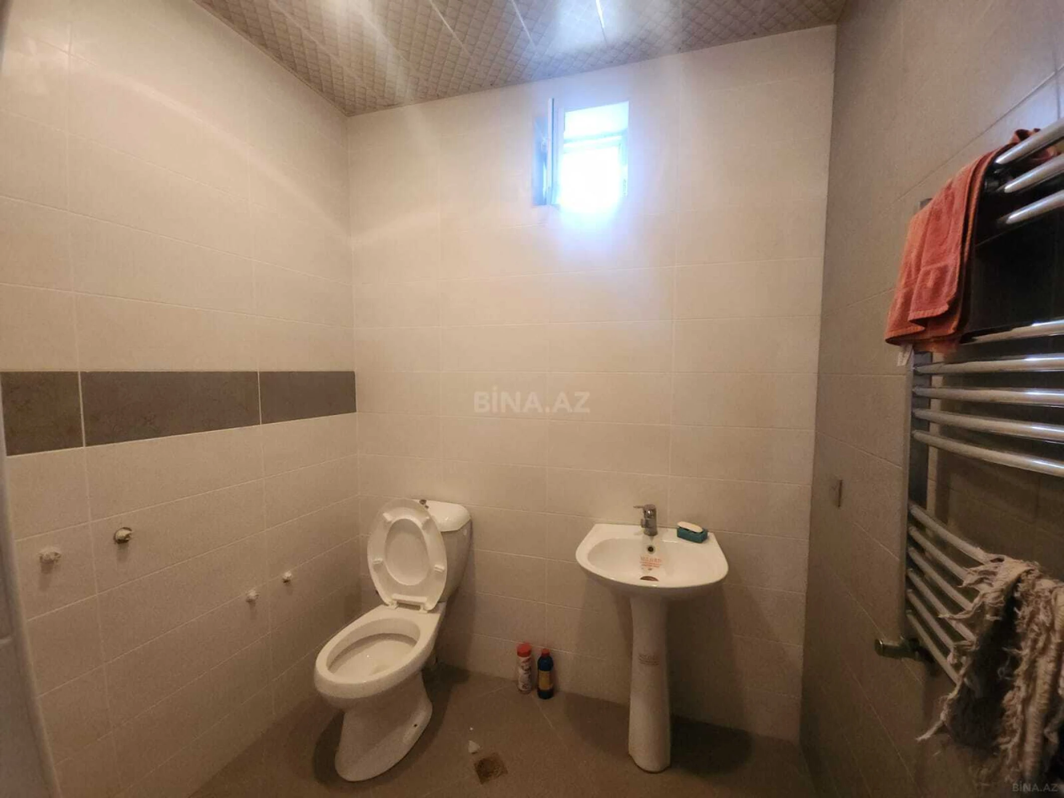 Satılır 6 otaqlı həyət evi 200 m²