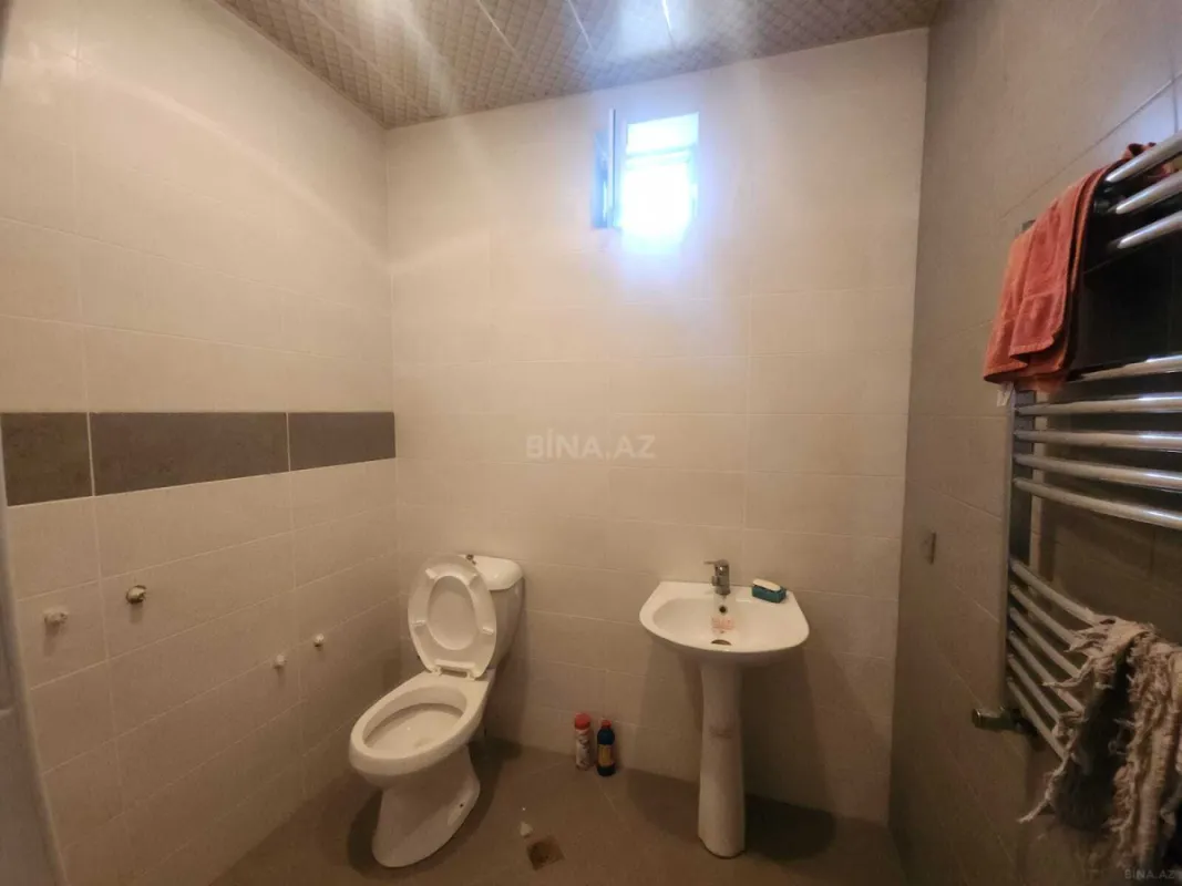 Satılır 6 otaqlı həyət evi 200 m²
