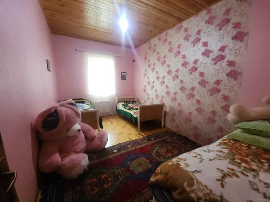 Satılır 6 otaqlı həyət evi 200 m²