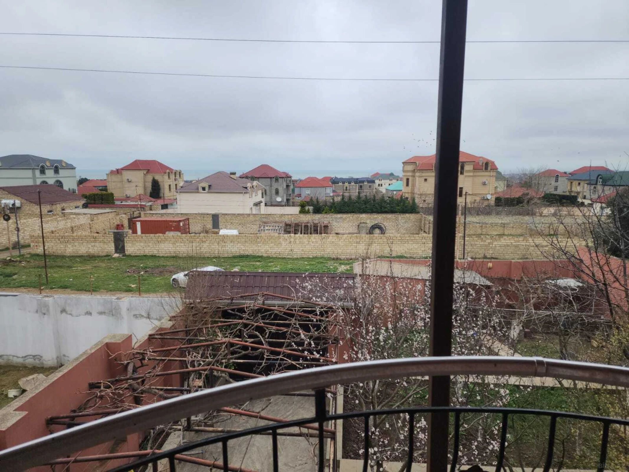 Satılır 6 otaqlı həyət evi 200 m²