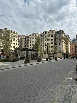 Kirayə verilir 3 otaqlı mənzil 137 m²