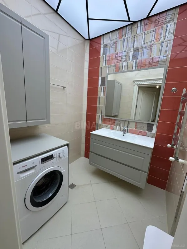 Kirayə verilir 3 otaqlı mənzil 137 m²
