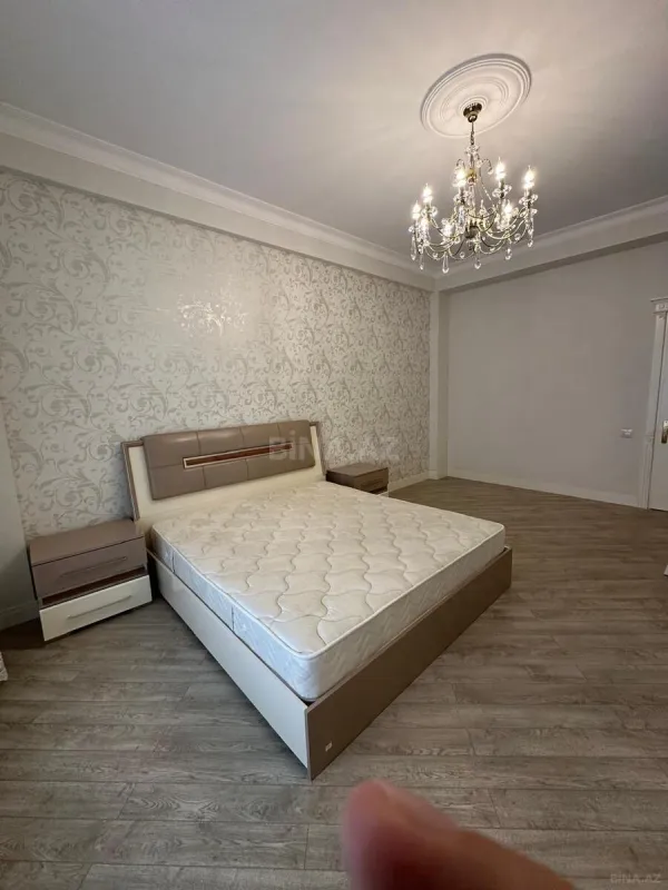 Kirayə verilir 3 otaqlı mənzil 137 m²