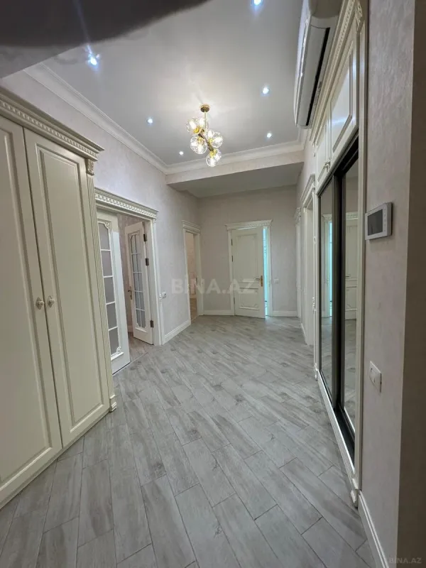 Kirayə verilir 3 otaqlı mənzil 137 m²
