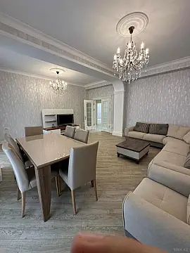 Kirayə verilir 3 otaqlı mənzil 137 m²