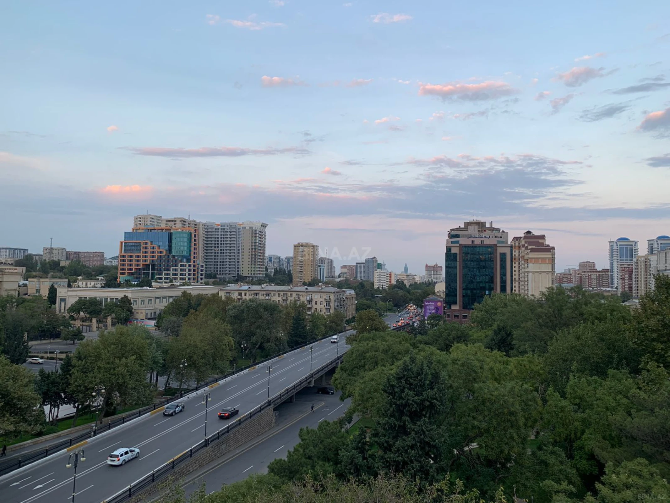 Satılır 3 otaqlı mənzil 101 m²