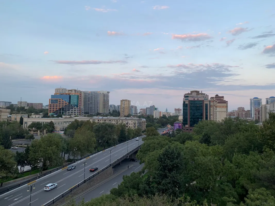 Satılır 3 otaqlı mənzil 101 m²