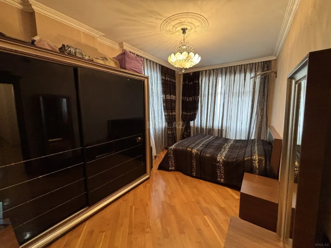 Satılır 3 otaqlı mənzil 102 m²