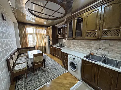 Satılır 3 otaqlı mənzil 102 m²