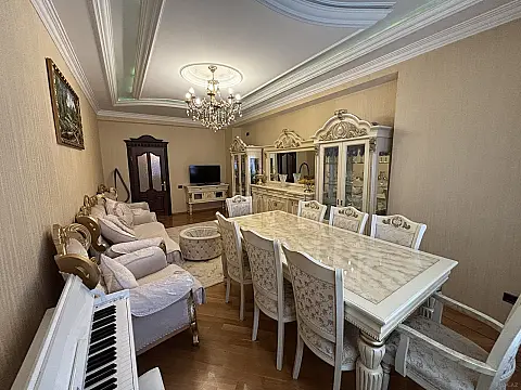 Satılır 3 otaqlı mənzil 102 m²