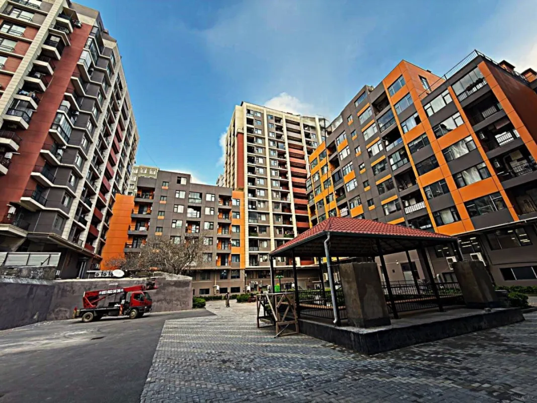 Satılır 2 otaqlı mənzil 56 m²