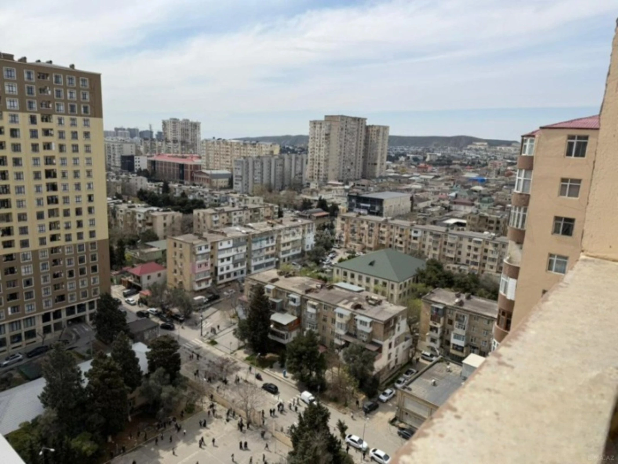 Satılır 3 otaqlı mənzil 140 m²