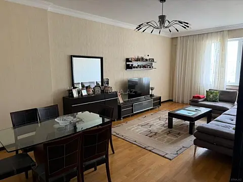 Satılır 3 otaqlı mənzil 140 m²