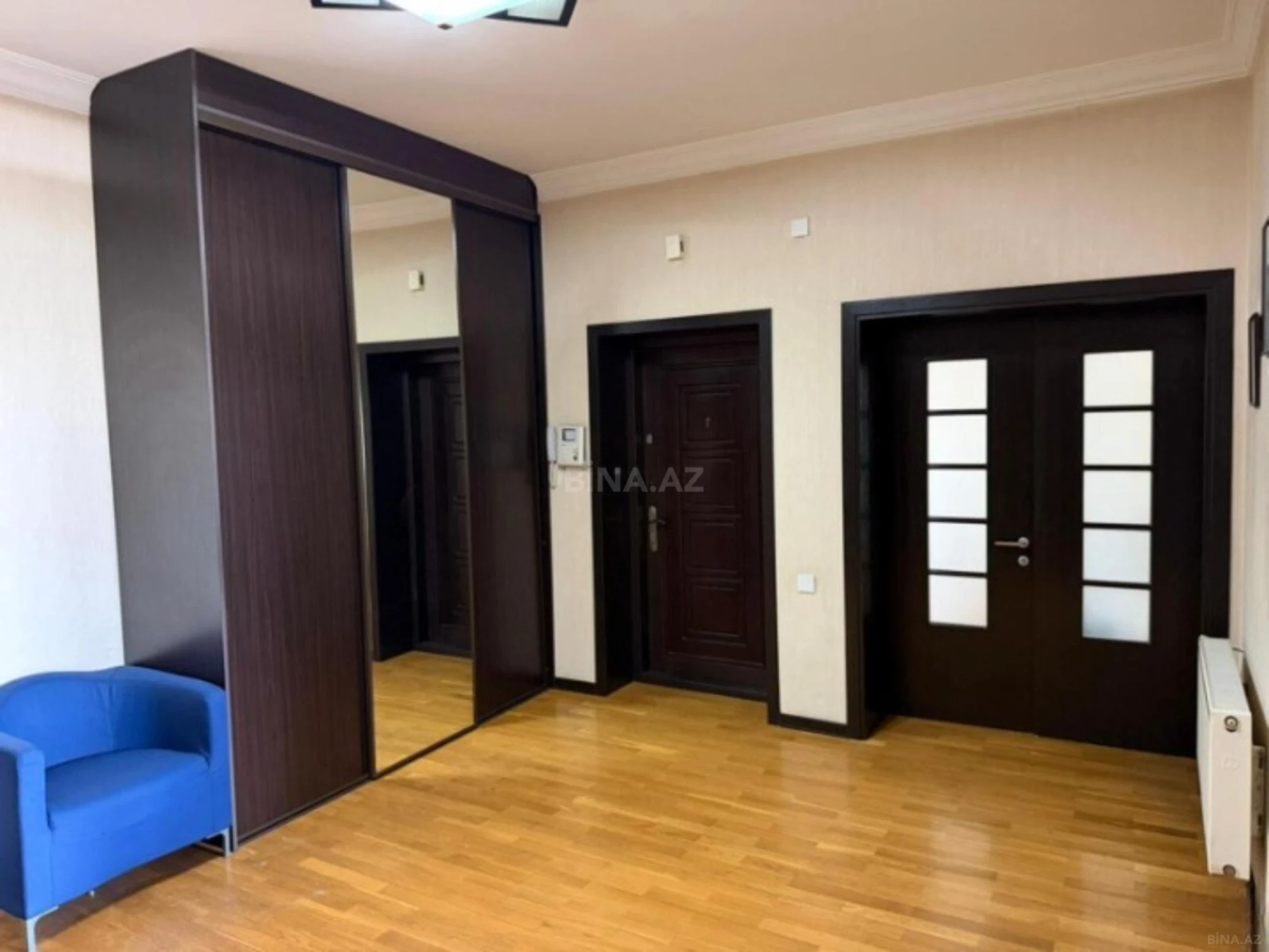 Satılır 3 otaqlı mənzil 140 m²