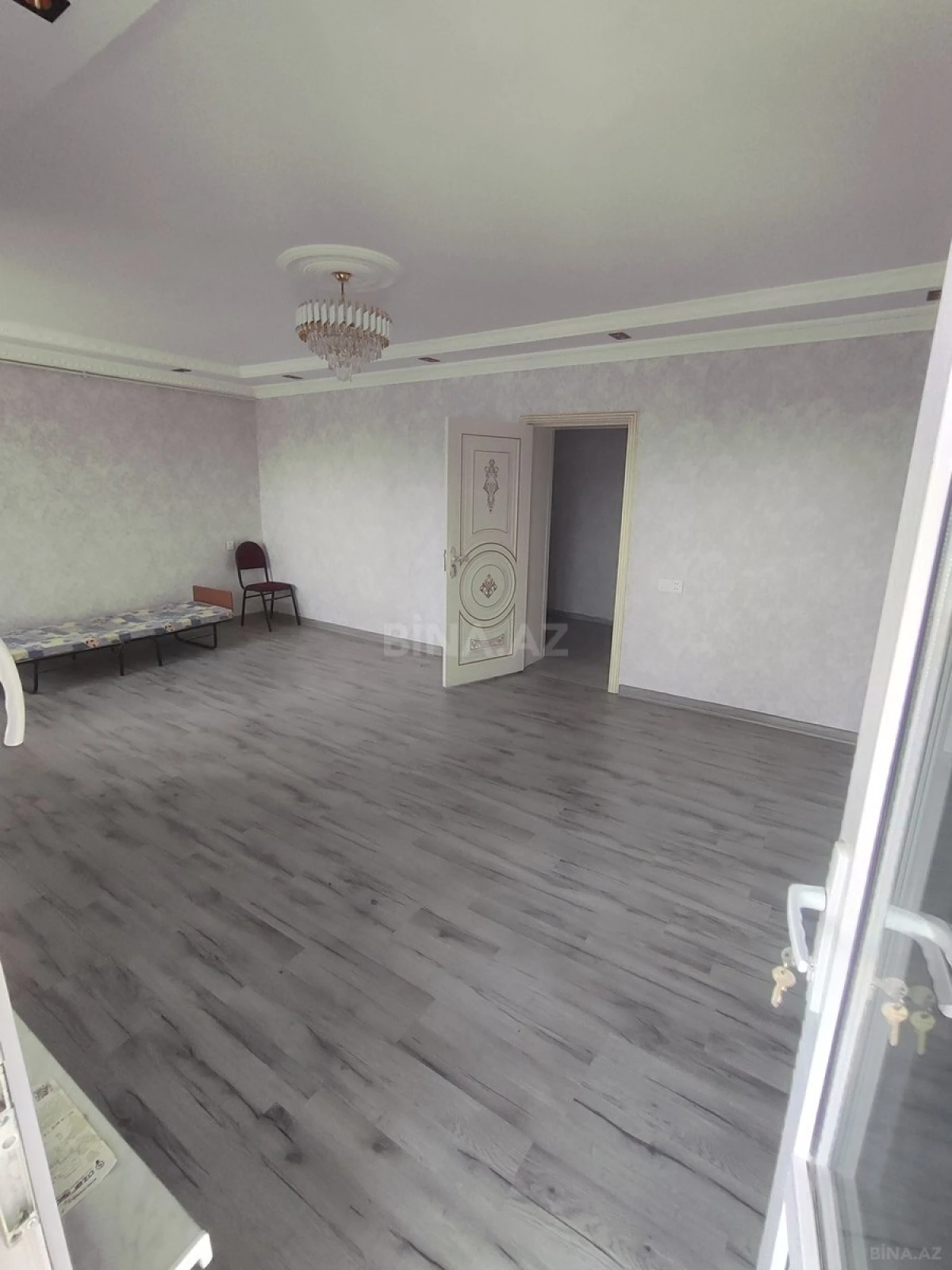 Satılır 5 otaqlı mənzil 100 m²